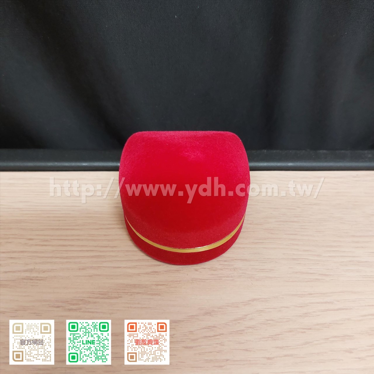 弧形夾式輕巧戒指盒