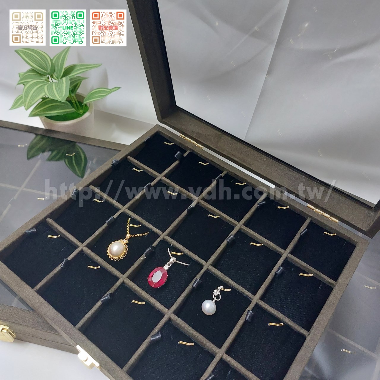 21x24公分墜子玻璃蓋收納盒(黑皮/麂皮)