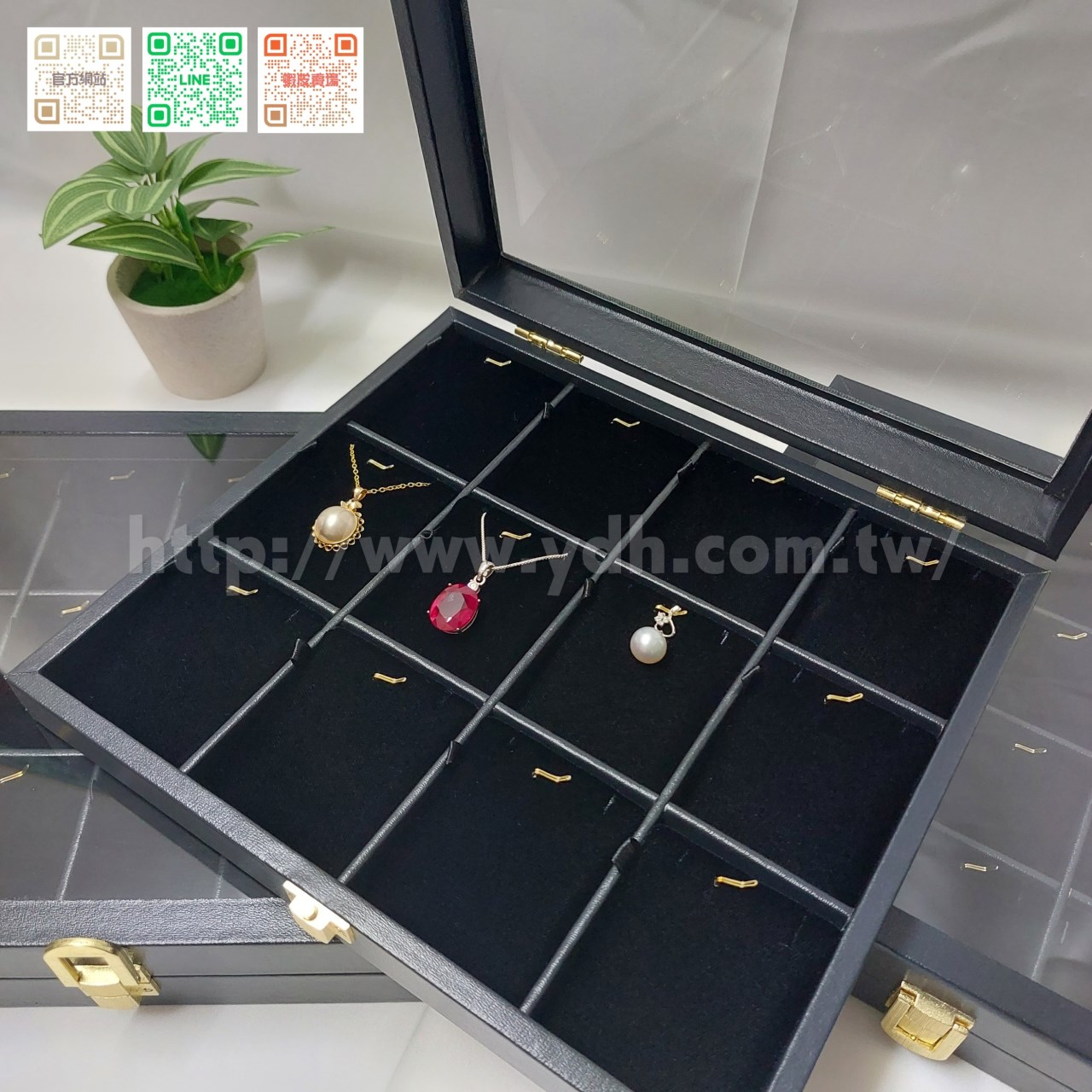 21x24公分20格墜子玻璃蓋收納盒(黑皮/麂皮)