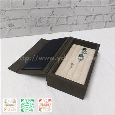 9x18公分磁鐵蓋戒指收納盒(黑鈦絲/麂皮)